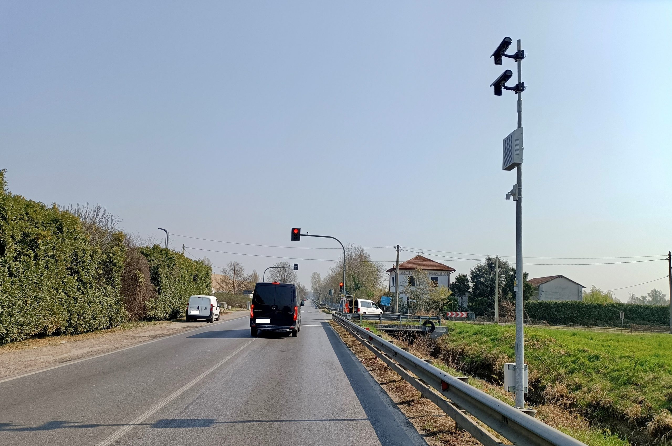 A new device for detecting traffic offences with a red light is active in the territory of the Metropolitan City of Milan